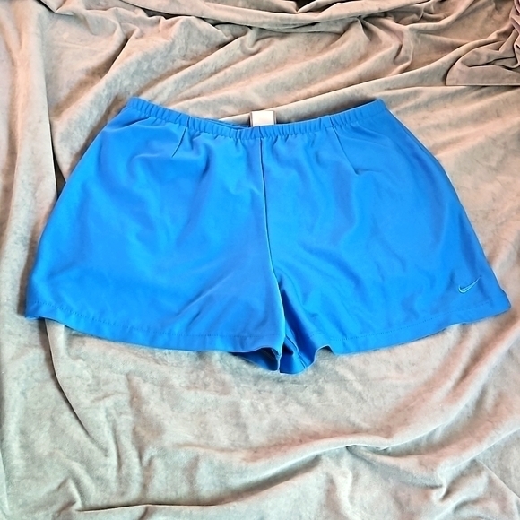 Medium Nike Fit Dry Running‎ Shorts - Picture 1 of 3